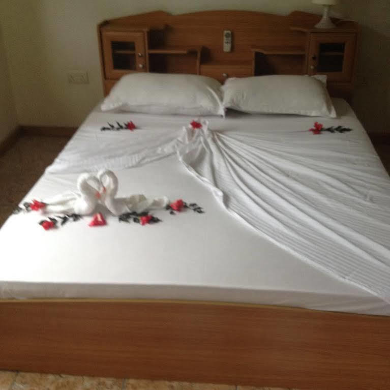 Вілла Marl Self Catering Pointe La Rue Екстер'єр фото